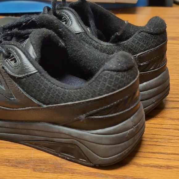 New Balance 928v3 Black Sneakers - Picture 3 of 9